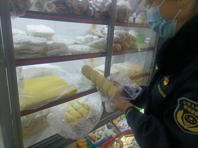 筑牢春节食品安全防线 —— 东华镇市场监管所开展豆制品小作坊专项监督检查